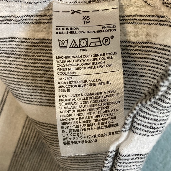 Banana Republic Square-Neck Puff-Sleeve Blouse ~ Extra Small ~ Black and White - Picture 9 of 9